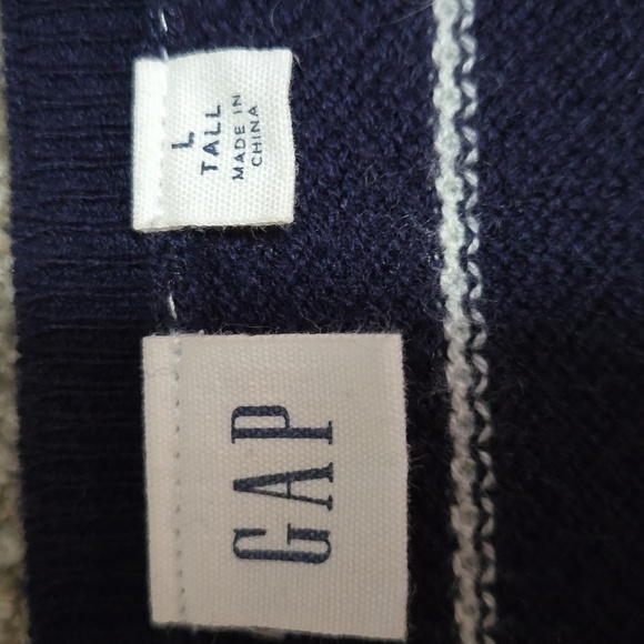 Gap v-neck navy blue striped sweater in Large tall - Picture 7 of 11